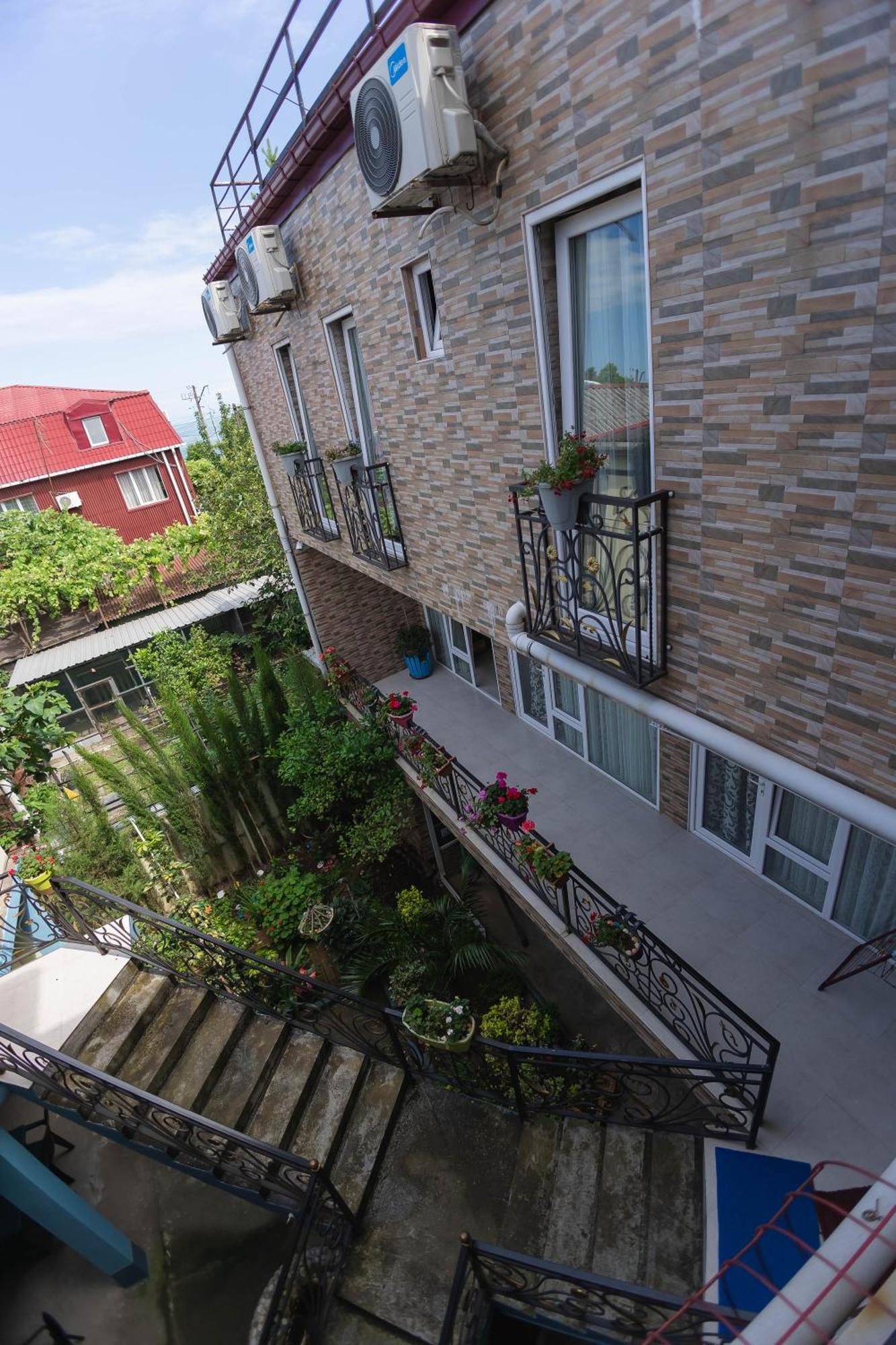 Guest House Ocean Force Батуми Экстерьер фото